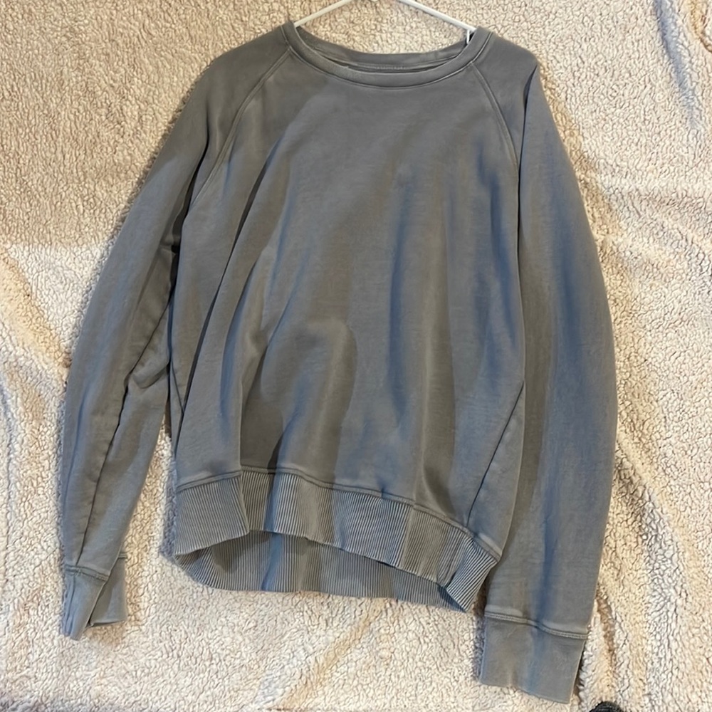 gap sweater